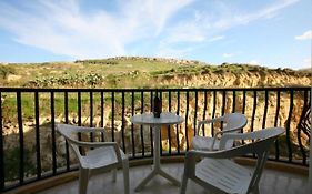 Spacious Apartment In Marsalforn, Gozo