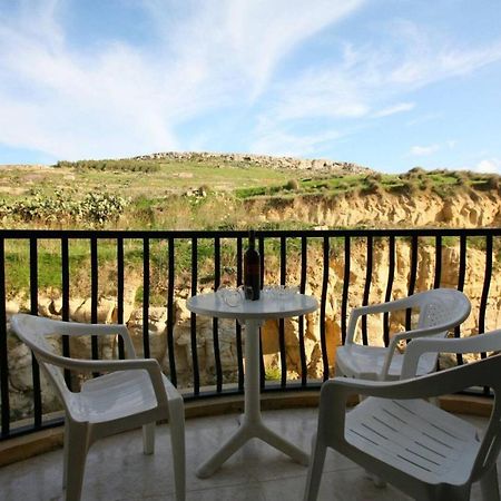 Spacious Apartment In Marsalforn, Gozo Extérieur photo