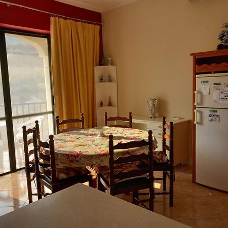 Spacious Apartment In Marsalforn, Gozo Extérieur photo